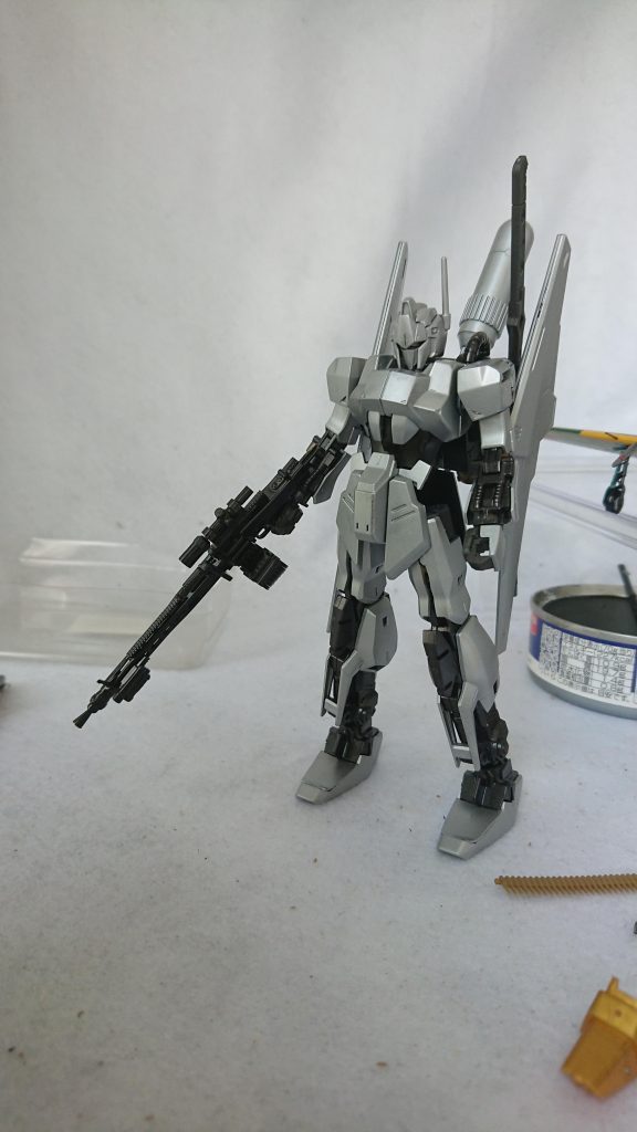 下塗り中。零戦二一型なら、この色でもいける。むしろ好き(笑)