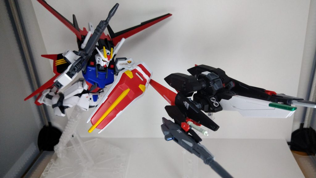 他のストライカーパックとの同時運用も出来ます!使用塗料                                                                    ストライカーパック                                                ブラック/Mr.フィニッシングサフ1500ブラック 、ホワイト/Mr.カラーホワイト、レッド/Mr.カラーシャインレッド、センサー/Mr.メタリックカラーメタルグリーンorガンダムマーカーコスモメタブルー