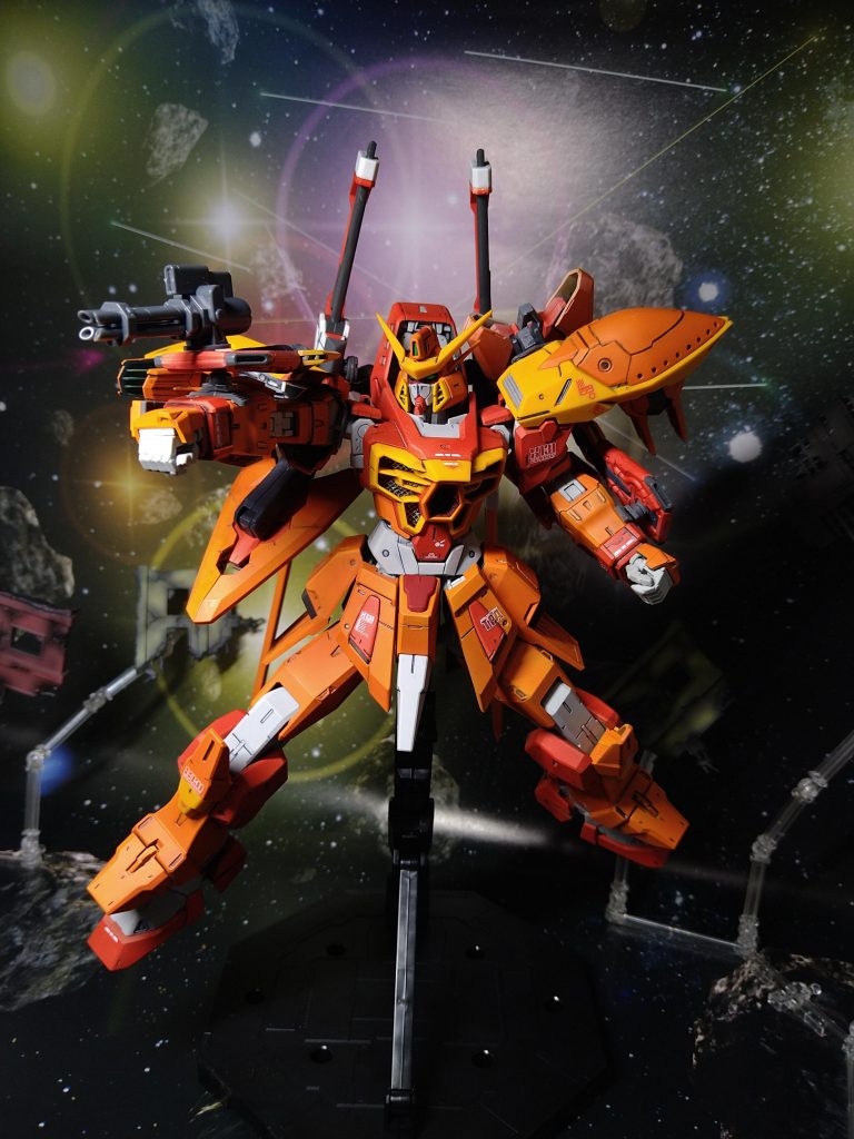 右腕部に牽制用のガトリングを装備胸部のスキュラ以外の数少ない遠距離攻撃手段