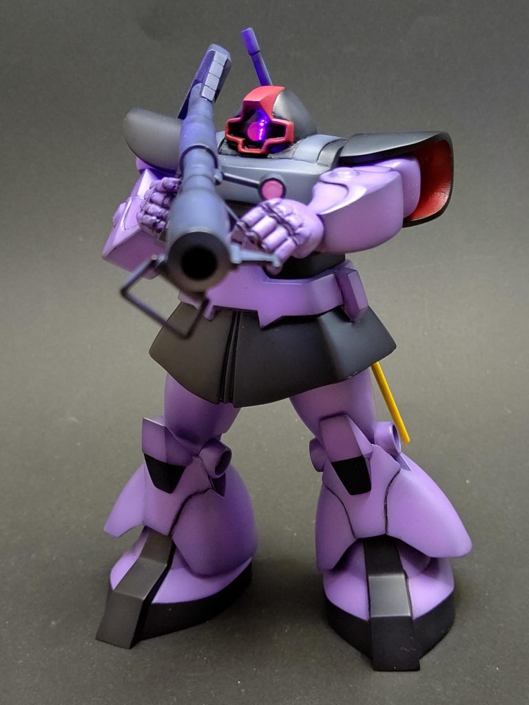 ジャイアントバズは肩に担げるように長さ延長。サブグリップを可動化