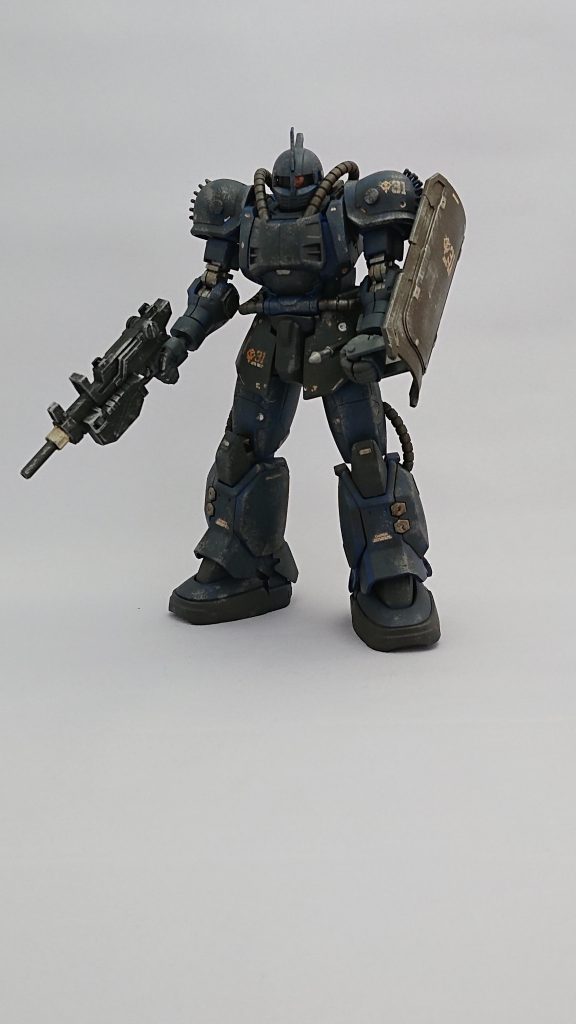 この時代の無骨な雰囲気を出したくて色味もだいぶ暗めの青で塗装し、ウェザリングでしっかり汚しまくりました！ストレス発散です(^ ^)