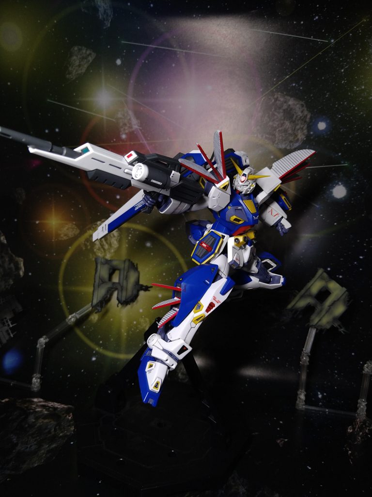 新規武装の専用ビームライフルボリュームと迫力ある装備になっている