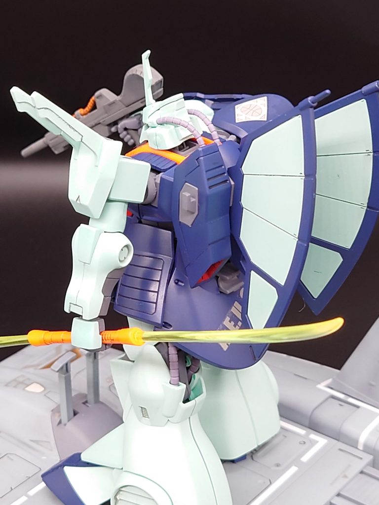 このキット背中のバインダーの翼の成型が素晴らしい　パチっと合って気持ちよかった