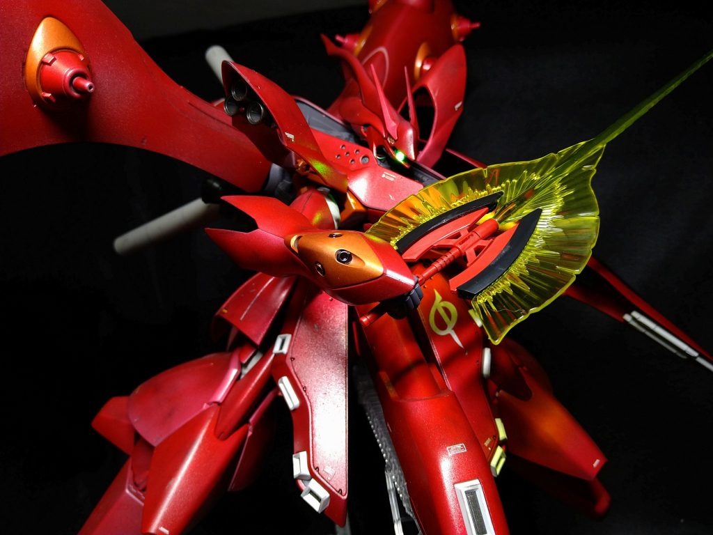 ビームトマホーク装備HGとしては大きいサイズのはずのビームエフェクトが小さく感じました。