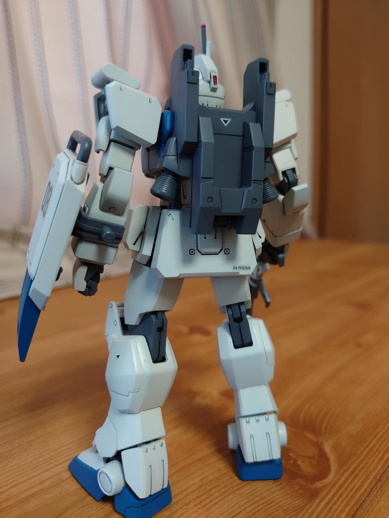 背面。塗料は公孫瓚Ez-8制作時に購入したEz-8のカラーセットが余っていたのでそれを使用。