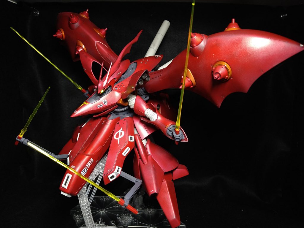 隠し腕展開アームの可動範囲も広く好きな角度に変更可能