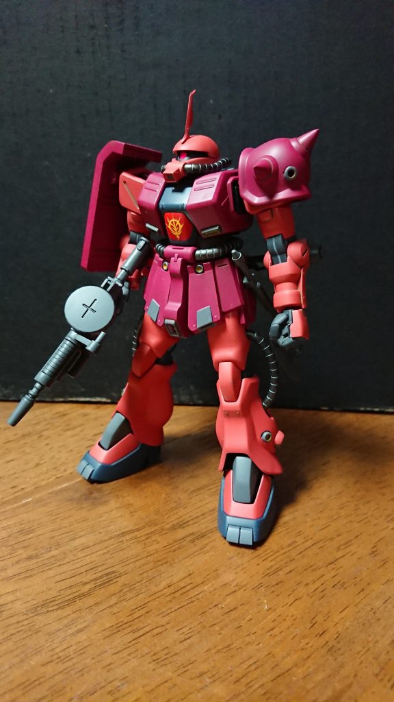 ベースにHGUCザク2改を使用、後は手持ちのパーツや資材を寄せ集めて作っています。