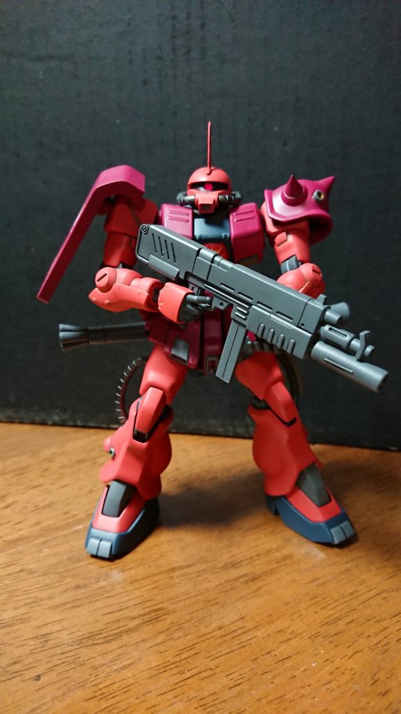 αやIMPACTに登場した時の装備も再現できますが、ゲーム中の色使いを見る限りだと、このザクとは合致しない様です。詳細は後述。