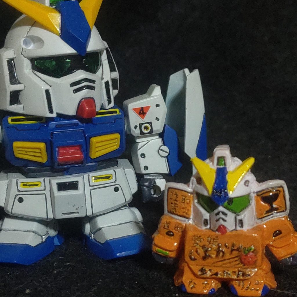 今ザク  なにげに  作業が進まず息抜きに ガン消し 塗ってましたやはり こいつも 地元のディスカウントで  まとめ売り されてた内の一個段ボール 姿に  萌えて しまった外人さんが ガンダム段ボール 着てるのわ？  これが  元なんかなぁ？