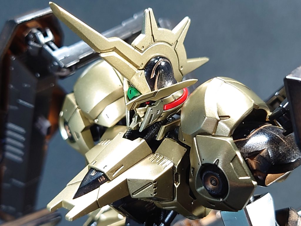 マイナスモールドは、マイナスドライバーを加工したものを使用。