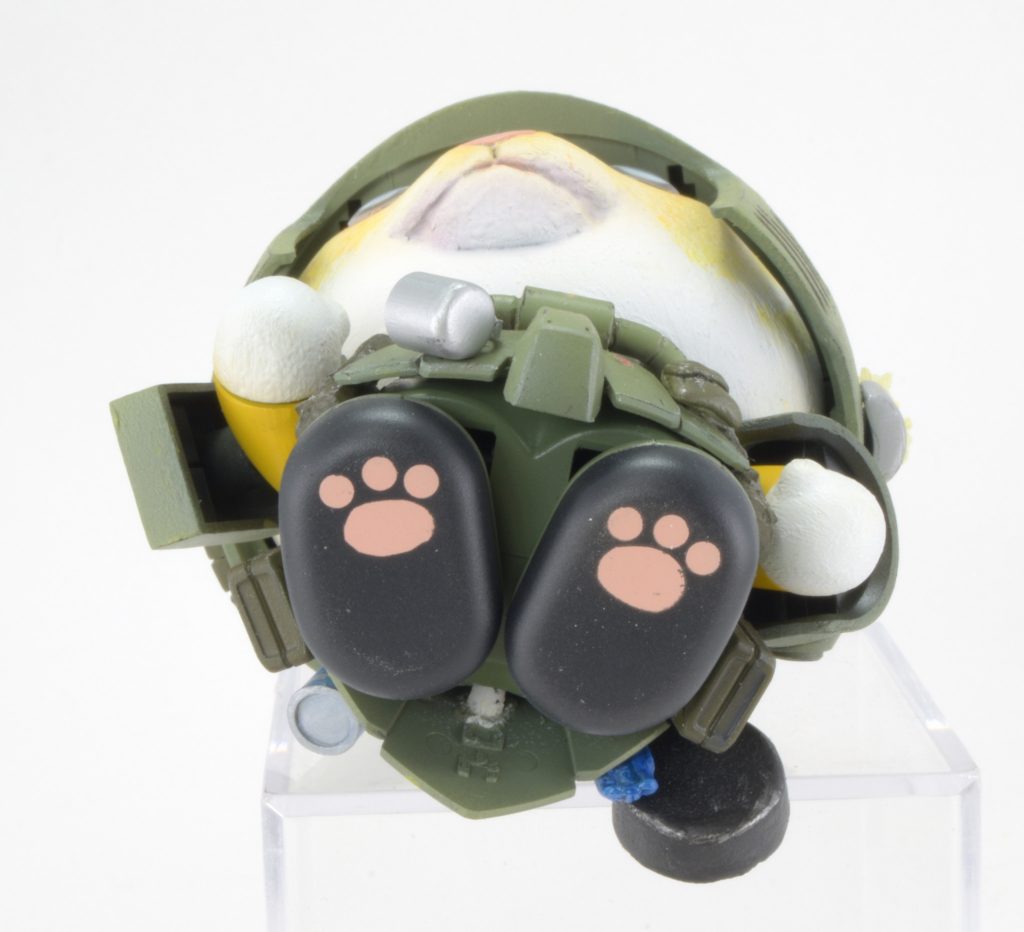 見えないけど肉球は描く(必須や！)。