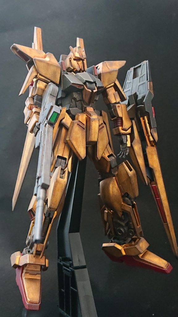 ウェザリングは、つや消しスプレーを吹いてから黒系水性塗料でスポンジチッピングを行い、その後リアルタッチマーカー、ウェザリングマスターを使用して汚しました。