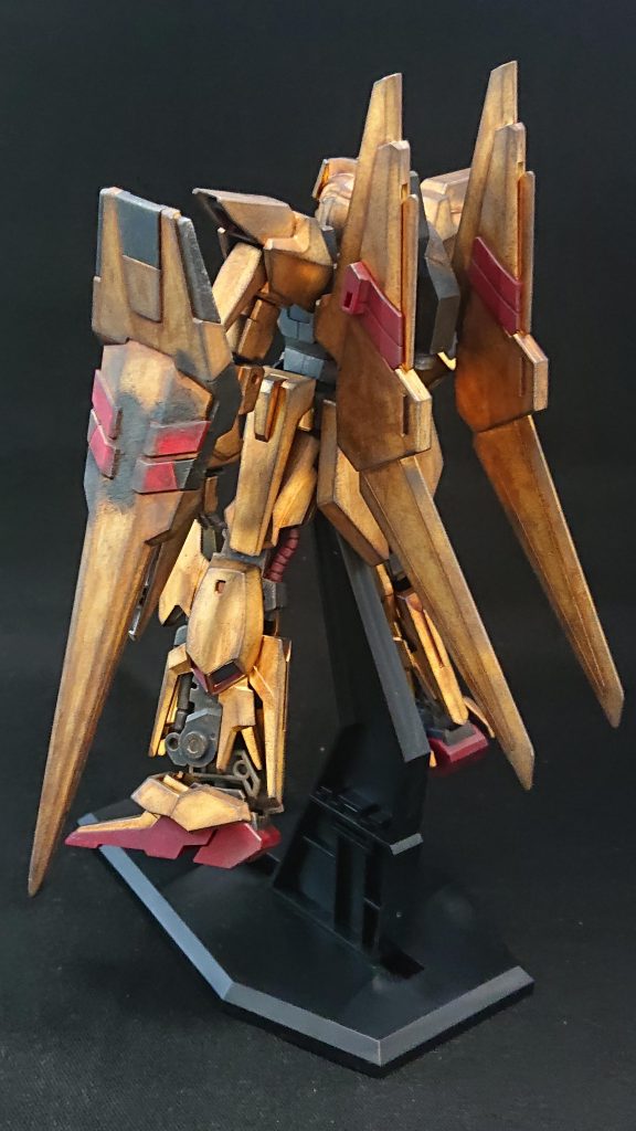 チッピングは結構苦労しました。1/144は比較的サイズが小さいので、やり過ぎてスケール感を損ねないように気をつけて行いました。