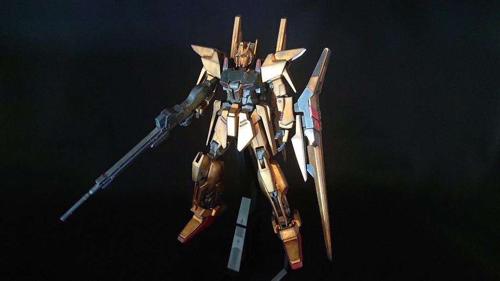 写真撮影はあまり得意ではないので、ウェザリングをした装甲表面の質感がうまく伝わっているかが心配です。