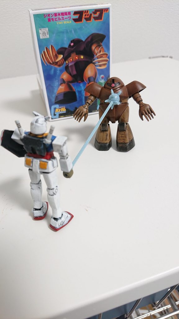 そして!ゴッグといえばこれをやりたかった!腕が動かないので、受け止められませんでしたとさハイパーハンマーは未塗装です…