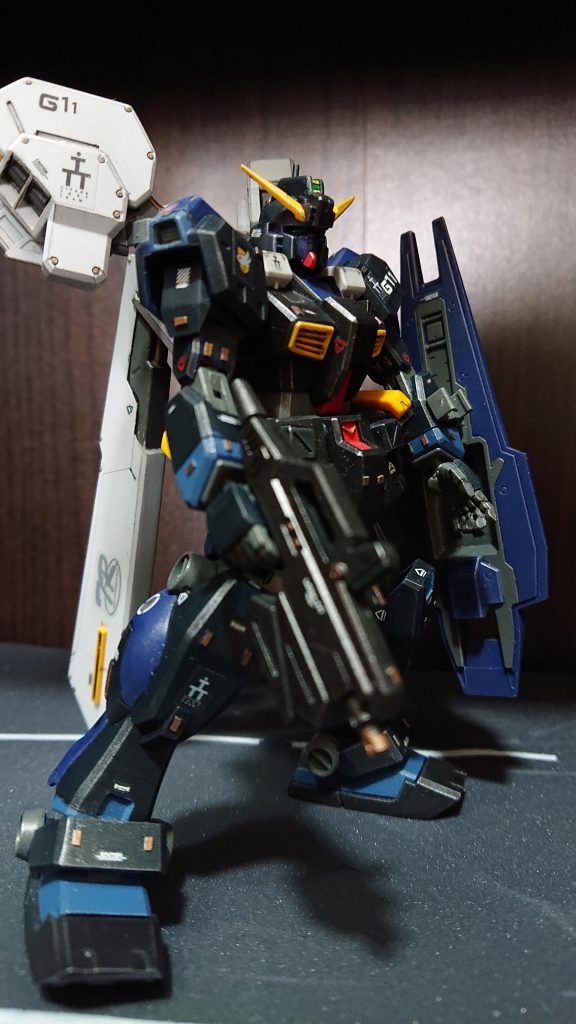 誕生日の6月11日に合わせて完成させるつもりが5月末に転んだときに利き手を骨折してしまい、ギプス着いたまま作成。