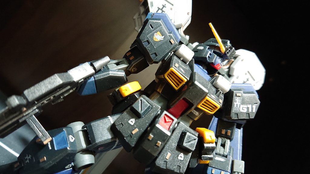 ウェザリングマスターのシルバーを本体に、ガンメタ?をバックパックに薄くドライブラシして完成。