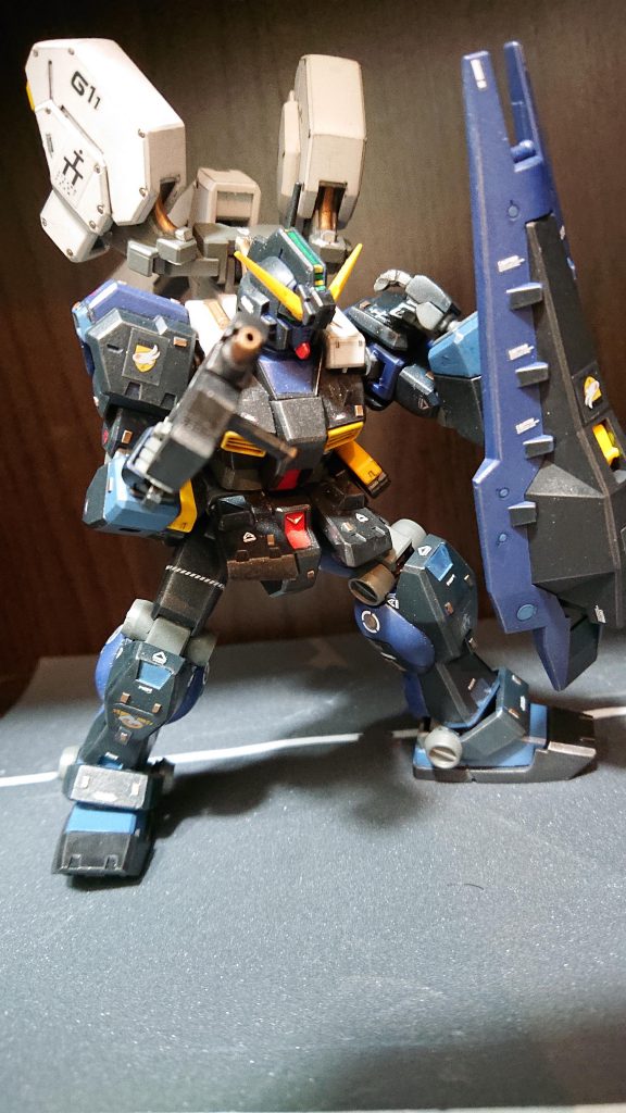 30MMの水転写デカールを使いましたが、台紙の上に水をこぼしたので、デカールいつもよりマシマシにしました。