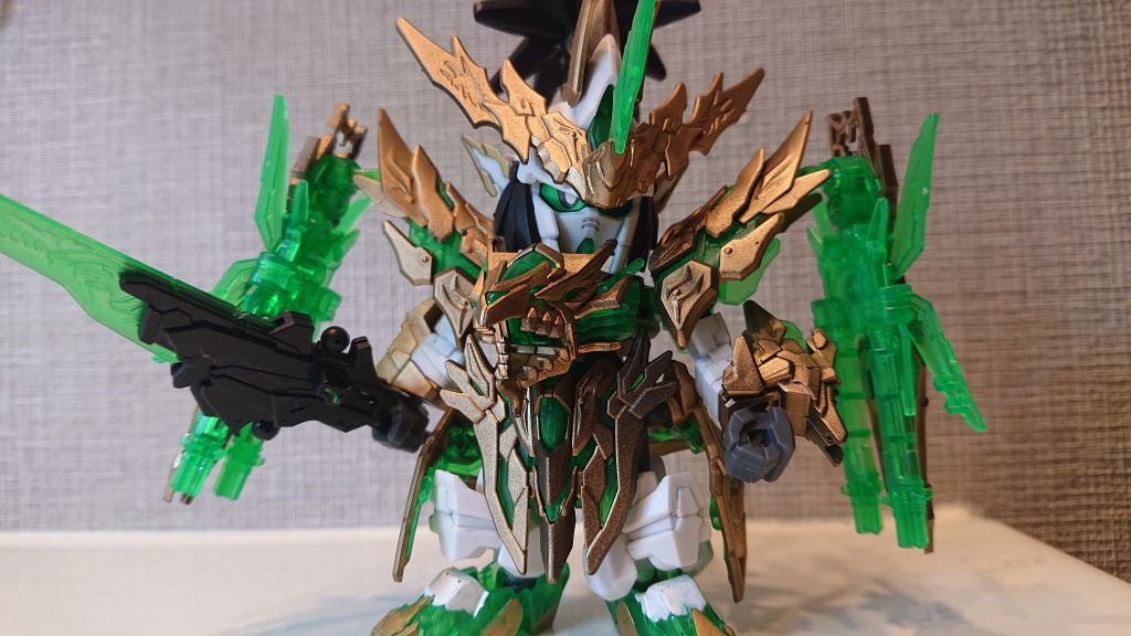 祖父にねだって、関羽と張飛とついでに悟空まで揃えて帰って来ました。ガンダム気に入ってくれた反面、ちょっと息子はおもちゃ買ってもらいすぎや。父は少ない小遣い貯めてBB戦士買いに行っとったのに(笑)