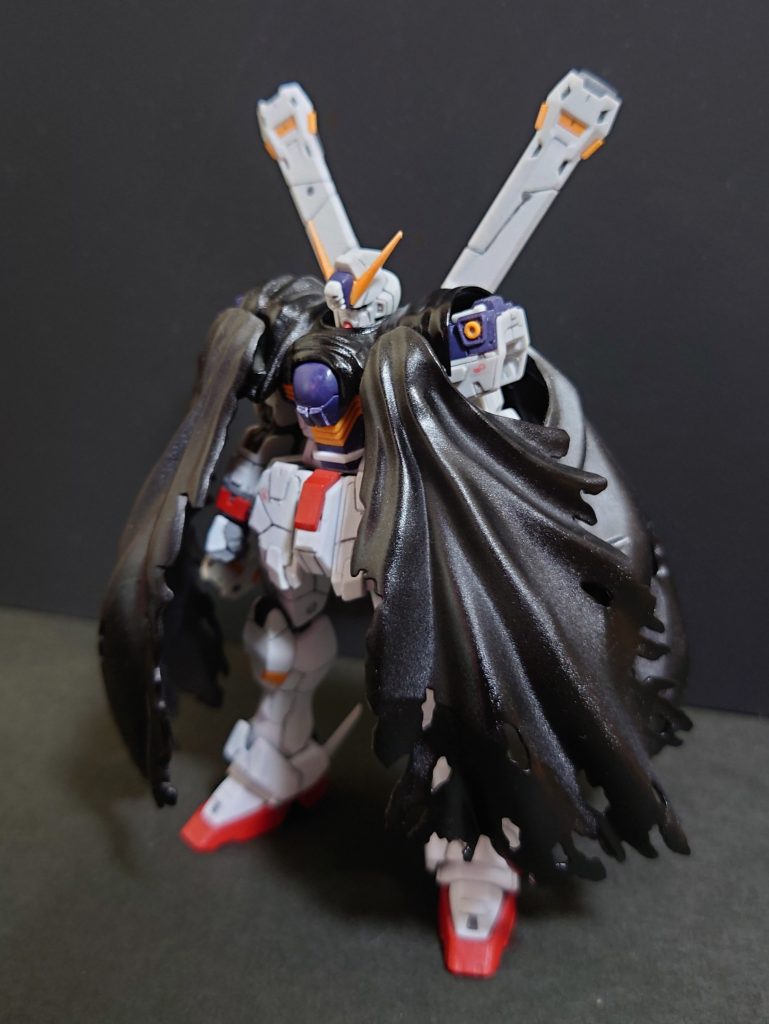 マントだけ緑より暗いイメージだったのでうっすらと黒を吹き付け…てたら真っ黒になりましたwwそれ以外はディテールアップのみなのでガシガシアクション撮ってきましたからぜひ楽しんで下さい!