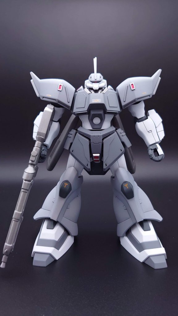 今回は初めてプラ板でディテールアップに挑戦。胸と腰フロントアーマのところが少し寂しかったのでペタっと。