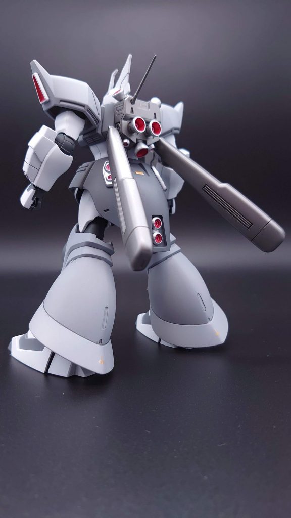 ふくらはぎの合わせ目は綺麗に消せたと思います。それにしてもジオン系の曲線美はいつ見ても美しい(*'ω'*)