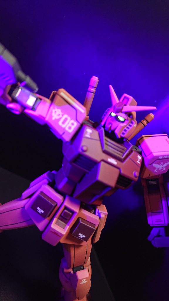 すじ掘りでモールド追加やデカールで情報量増やしました！ブラックライトで光らせるよう蛍光塗料も使用