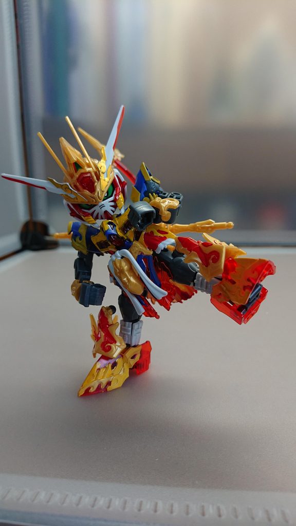 蹴り技も可能足が大きいため体勢をキープできる