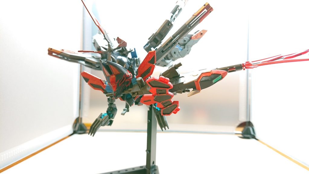 敵を幻術で惑わしたと同時に口に加えた稲荷焔で切り裂く