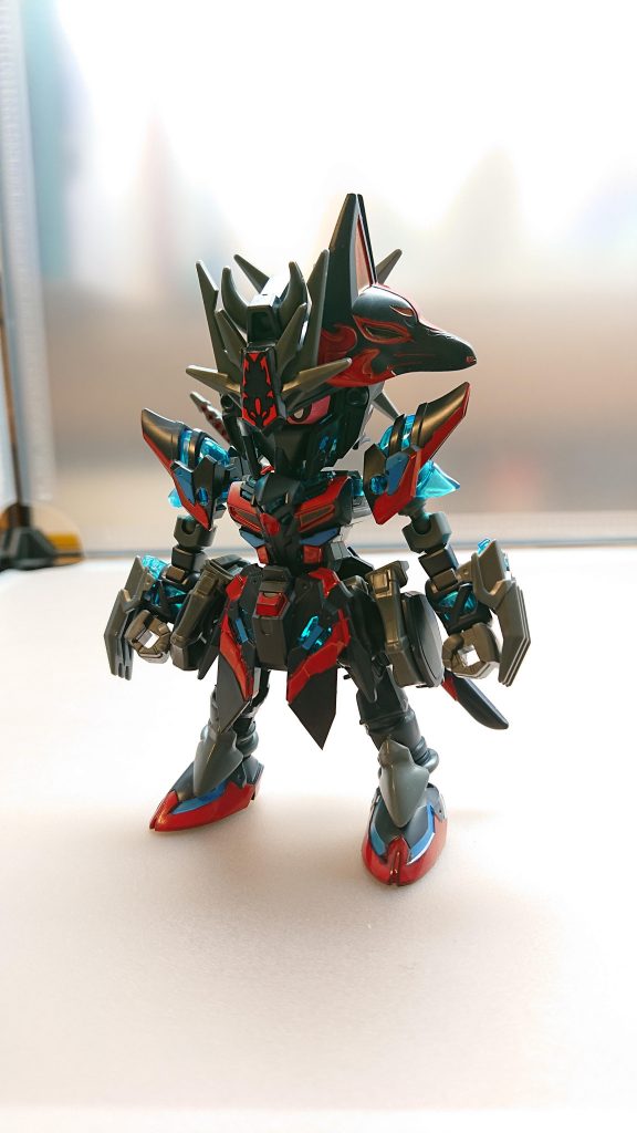 強化の為に佐助デルタガンダムに3mmドリルで穴を空けて接続部分を確保腰の部分も切り取ったパーツを貼って拡張