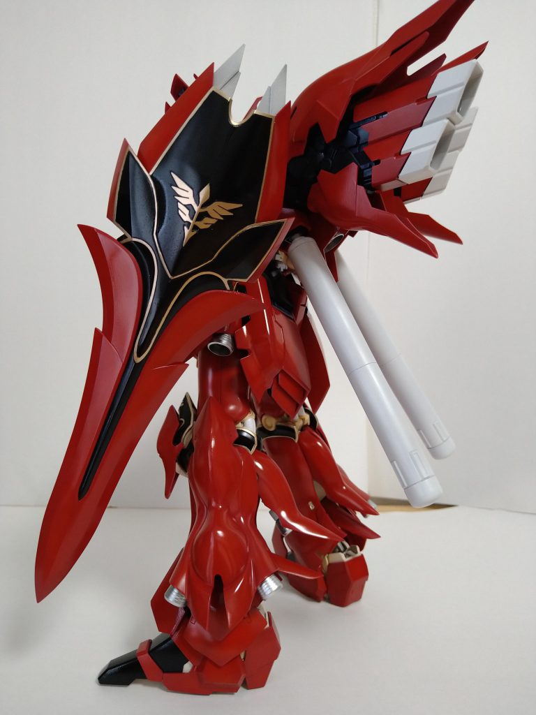 プロペラントタンク、白い所はデカール貼ろうかと思います。試しでバックパックのフレームはプリズムブルーブラックで塗ってみました。これでバンシィ行ってみようと思います。