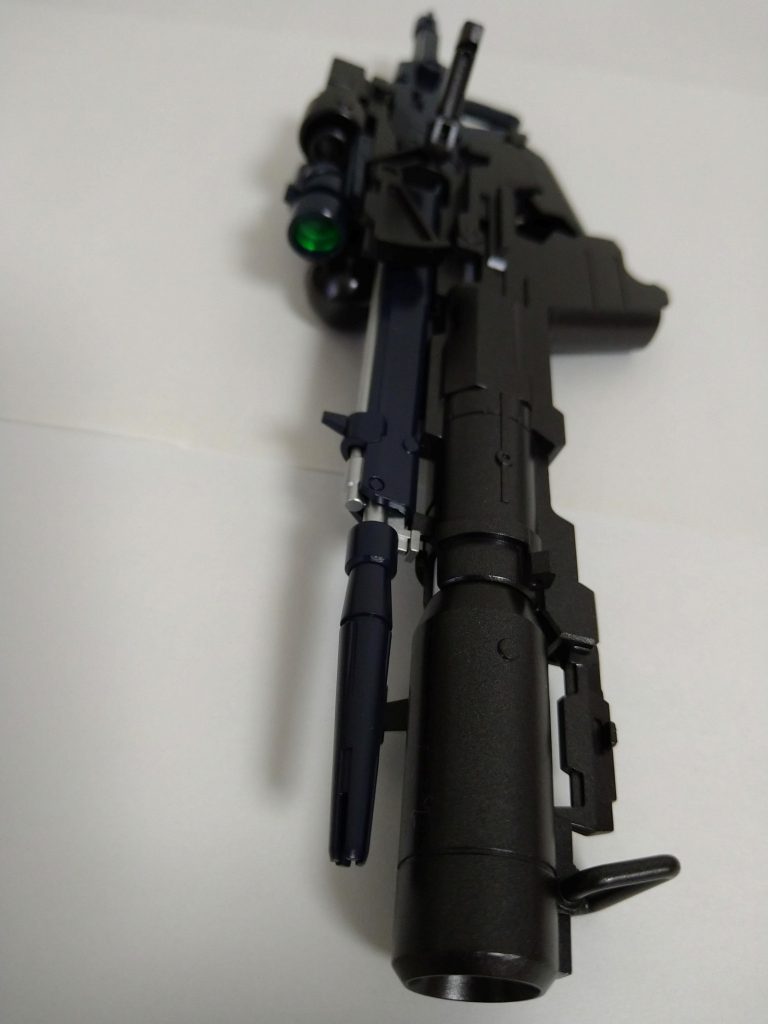 持てるように手に固定する方法考えたいです。ここはデカール貼るかもてす。