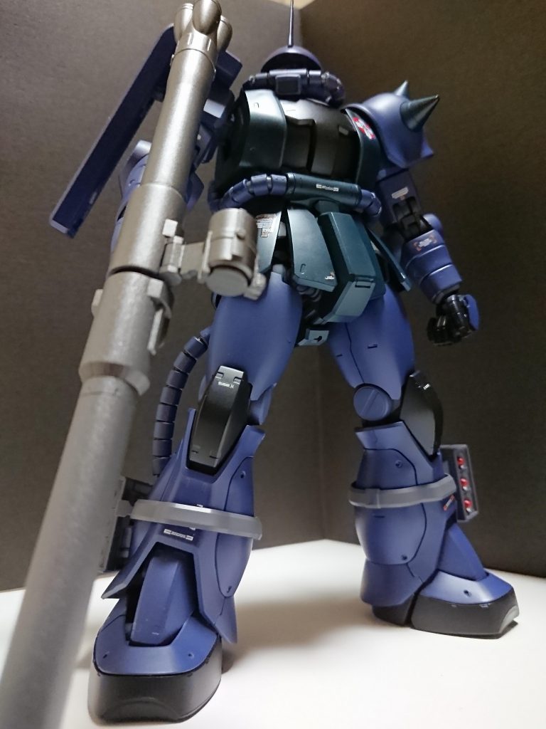 J型をランバラルカラーをイメージして制作しました。