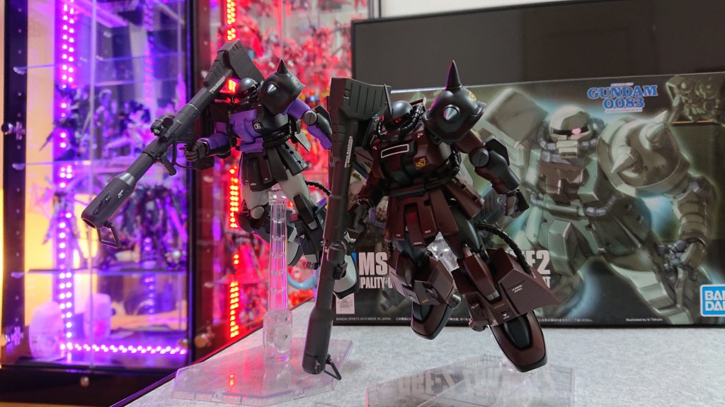 同じくF2と06Rのミキシングで作った黒い三連星(オルテガ機)の06R-1Aとの並びです。