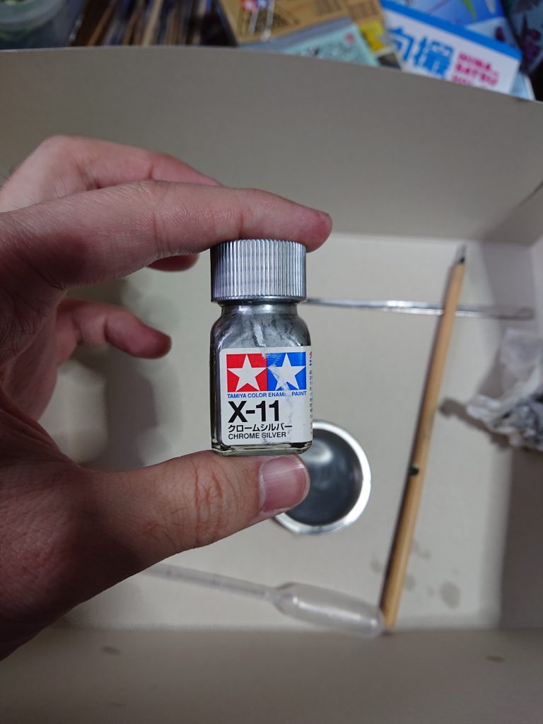 スミ入れは敢えてクロームシルバーを使ってみました。アクセントになってくれていれば幸いです。