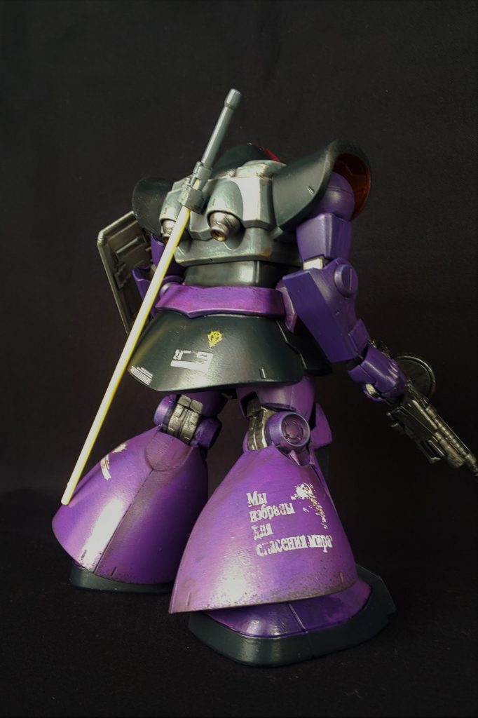 主にシタデルカラーの筆塗りです。GSIクレオスのウェザリングカラーやフィルタリキッド等でウェザリンを施しています。