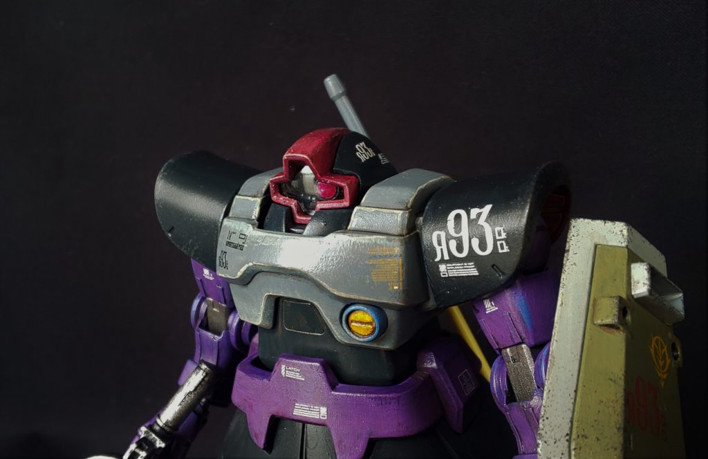 首が元よりもメリ込む様に配置。腰(腹?)も2mmほど延長しています。