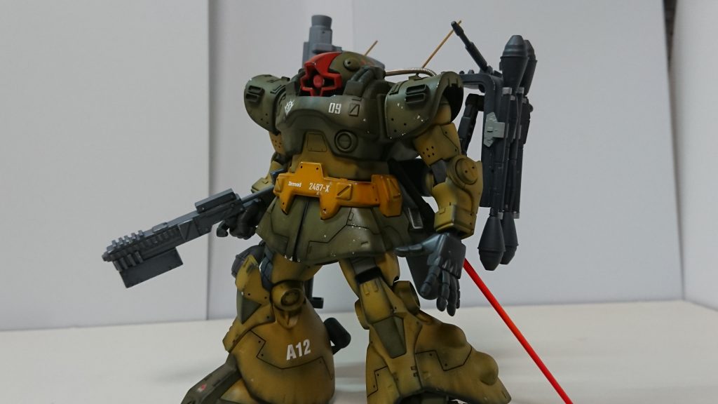 全容基本構造は一般使用のドワッジとし、そこにパイロットの要望を追加する形で改修が施されている。