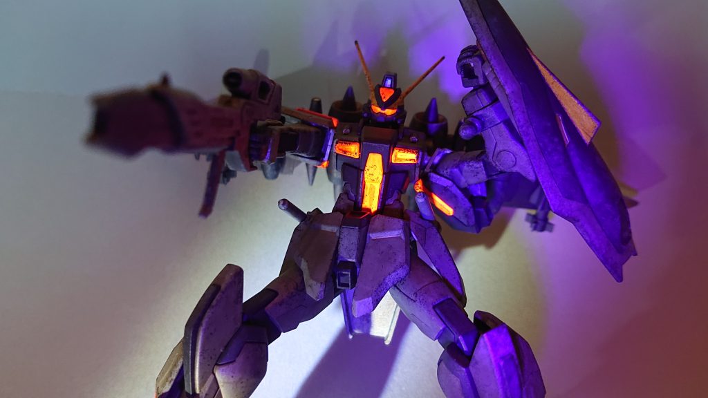 ブラックライトを当てた色がデフォルトみたいになってきましたね。。😅💦いや、ちゃんと普通のライティングでもたくさん撮ってますがインパクト重視で多めに載せてしまいました。⬇️以下、制作工程です。