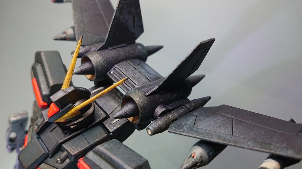 羽根ばかりに目がいってしまいます🤭💦このアングルはウェザリング具合もわかるのでとてもお気に入りです。