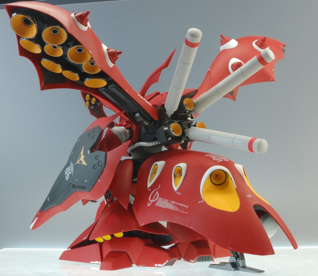 キット付属のシールは一切使わず、水転写デカールにて情報量を上げております。