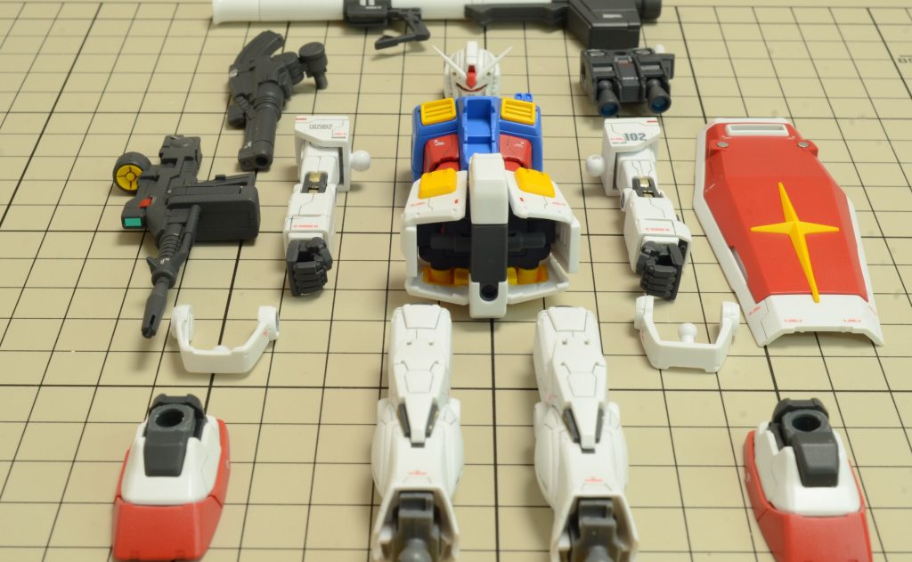 なんとなくやってみたかったショット。工作の練習を兼ねた1作だったので、完成までにかなり時間がかかってしまった上に、各所に詰めの甘さがありますが、作っていて本当に楽しいキットでした。新規モールドのデザインやカラーレシピに悩んでも、私が小さかった頃とは違い、インターネットで他の方の作品をすぐに拝見することができるので、便利な世の中になったなとしみじみ感じる今日この頃です。ご覧いただきありがとうございました！