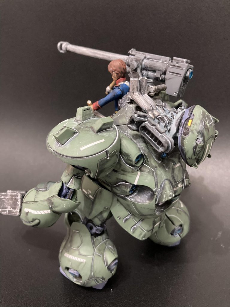 少し手を加えてハンドアームに変更、サブの動力源を背中に背負いました^ ^グシオンのヘッドも残していますww