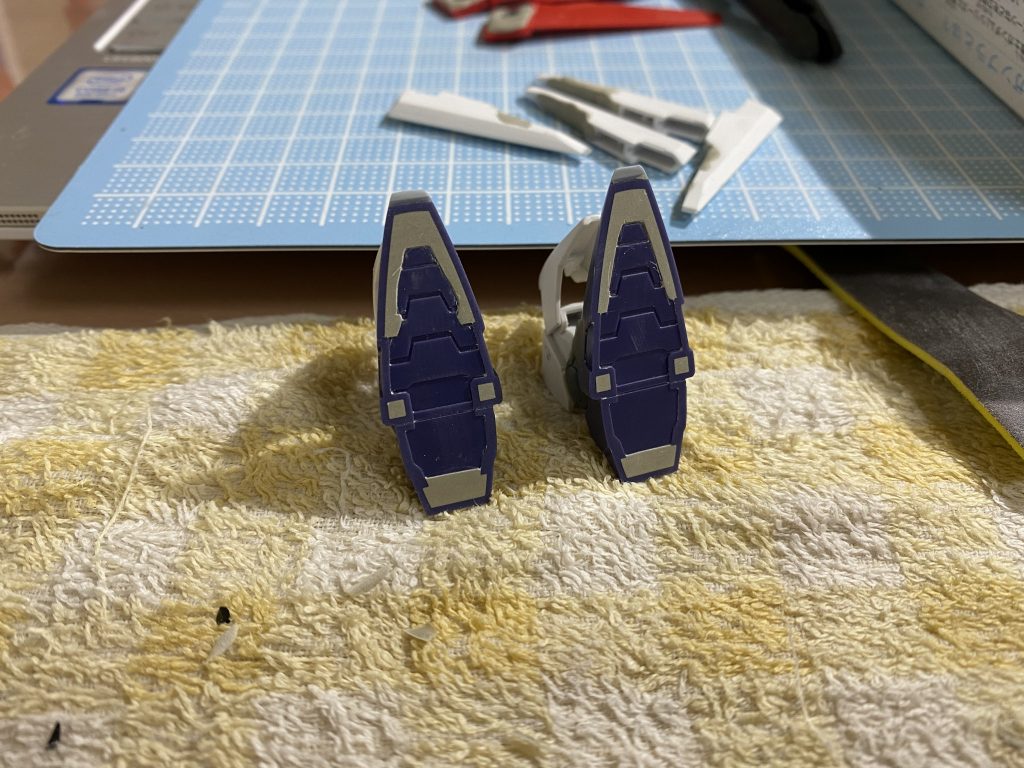 脚部やシールドライフルのバレルなど、肉抜きを埋めました