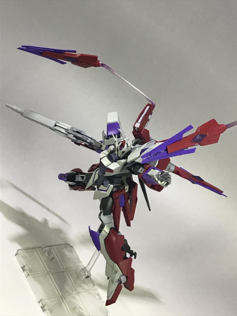 フィンパーツは前にスライドする事でブレードファングとなり直接攻撃することが出来るようにしてます