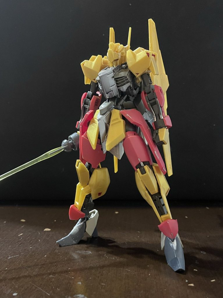 <ミキシング素材>百式、グリムゲルデ、バルバトス ルプスレプス、ゼダスR、ゼータなどなどグリムガルデの骨格に百式を被せればいけるかと思いきや、そんなに甘くは無かったですw肩の接続軸を下げることで、理想の体型に近づけることができました。