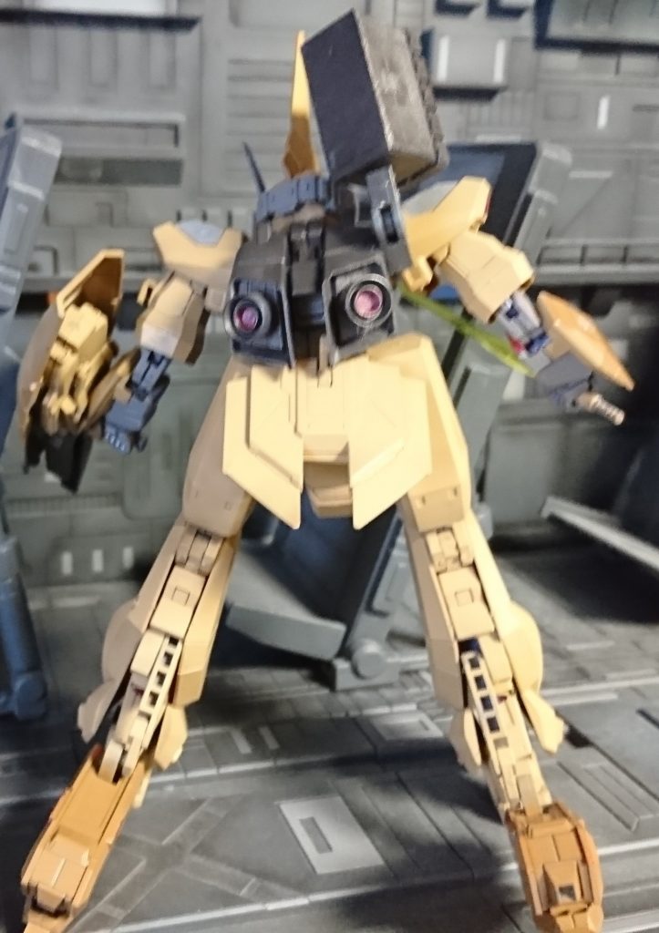 足の下のほうのがホバー　鹵獲仕様のほうにしかついてないようなんでこっち買いました