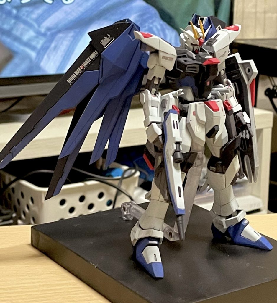 台座が未完成でピンクを入れる前の画像ですが肉眼だとこんな感じ。