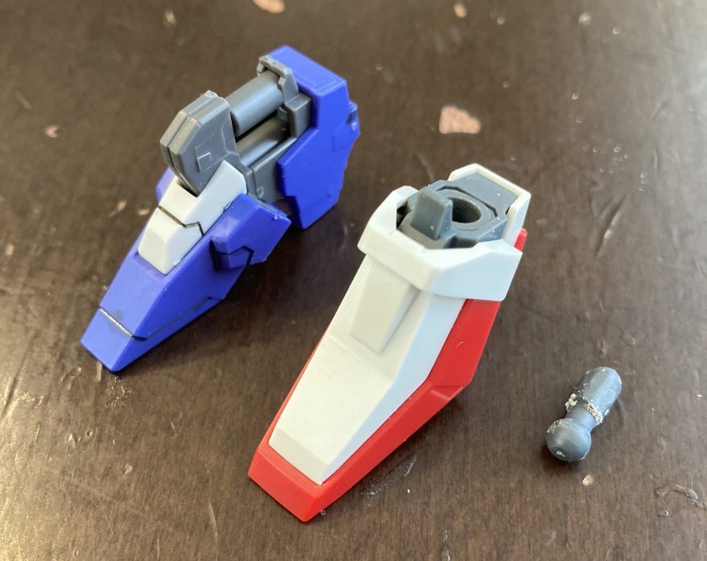 全く接続フォーマットが違うので、軸を新造してゼータの足先に換装しました。マックベイさんのアドバイスのおかげ。