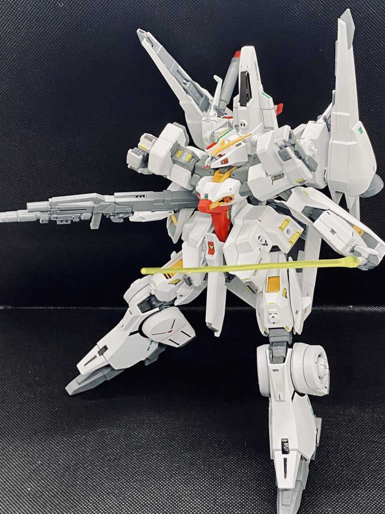 ノーマルのハイゼンスレイⅡと違って脚部可動域の大幅向上によって、よりダイナミックなポーズが取れるようになりました。イイネや感想コメントをくれると嬉しいです。  